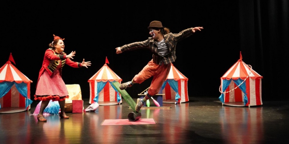 Show für Kinder - Die verrückten Akrobaten - Familie