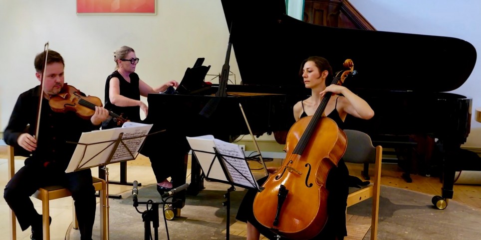 Trio La Versoix, William Michel, Juliette Giovacchini et Gabrielle Richardson Vasques Proposé par l’Association des Concerts des - Concerts