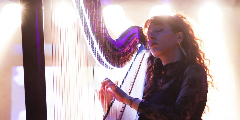 MURMÜR live — Kety Fusco between harp, voices and dialects - Concerts