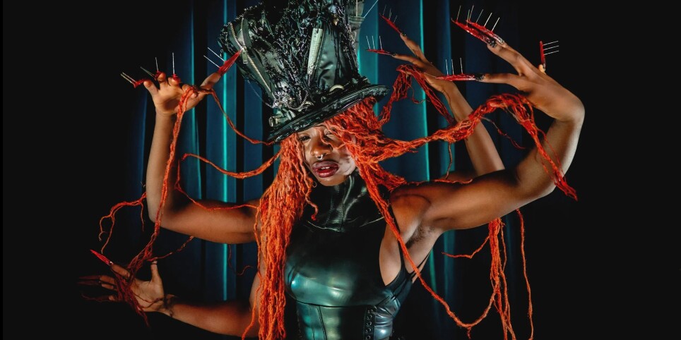 Mami Watta rit - Theatre and performing arts