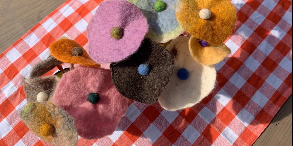 Réaliser des fleurs en feutre mouillé - Workshops and courses