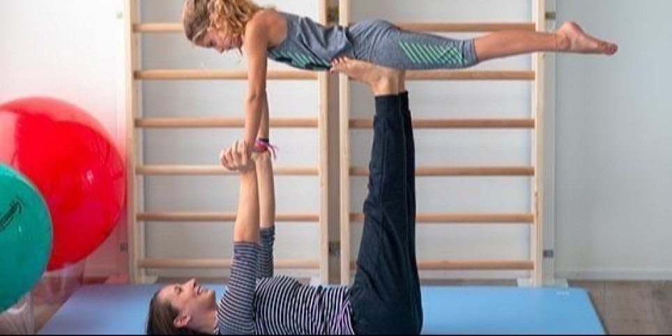 Acro-Yoga parent-enfant - Workshops und Praktika