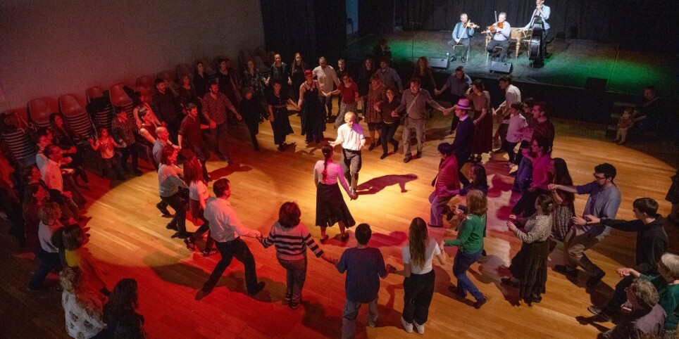 BAL DÎNATOIRE HONGROIS : "ENSEMBLE SUR UN RYTHME" - Danse