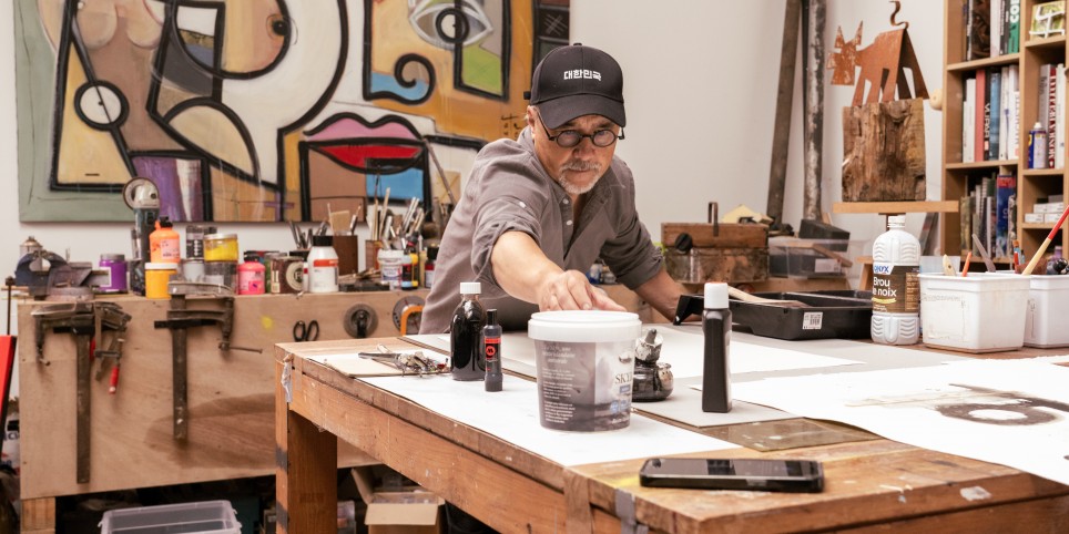 Preorder VanLuc's Book 2026 - Culture and shows