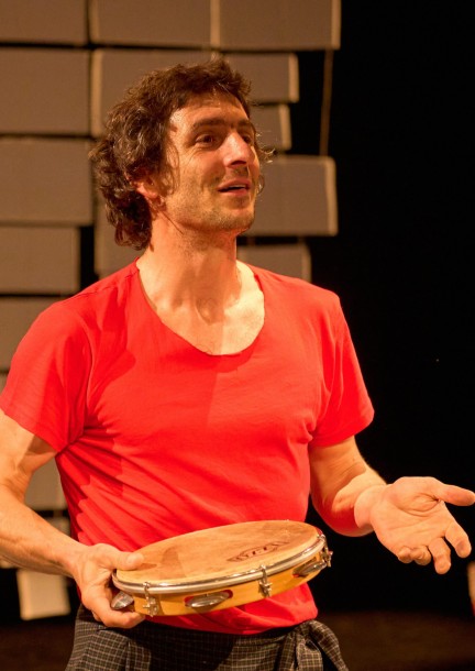 Livres Pour Survivre - Theatre and performing arts