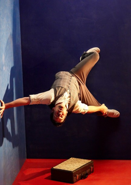 "LEO"  de Tobias Wegner - Theater und Bühnenkunst