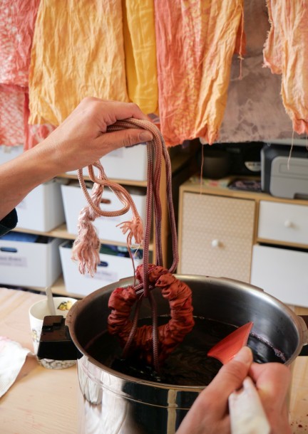 Initiation à la teinture naturelle - le shibori - Workshops und Praktika