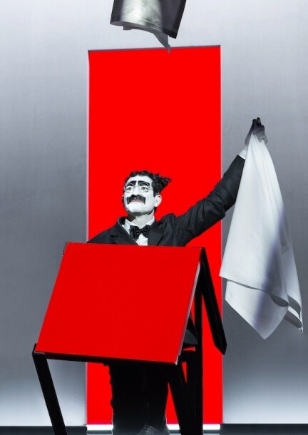 Robert Wilson - PESSOA - Since I've Been Me - Théâtre et arts vivants - Château Rouge