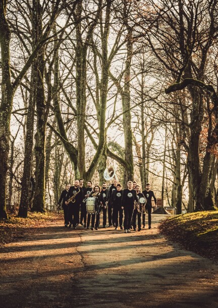 Traktorkestar feat. Stephan Eicher, Erika Stucky & Elina Duni / Lea Maria Fries - Festivals