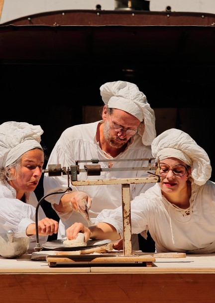 "Le four à bois, la caravane passe !" - La cie Orange sanguine - Festivals