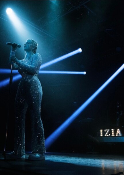 Vernissage album IZIA JEEN - Concerts - Salle Del Castillo
