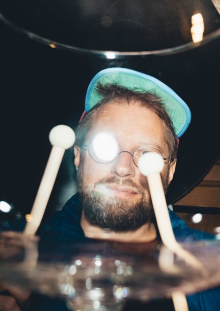 Déluge percussif : Julian Sartorius and friends - Concerts - Tente Usinesonore