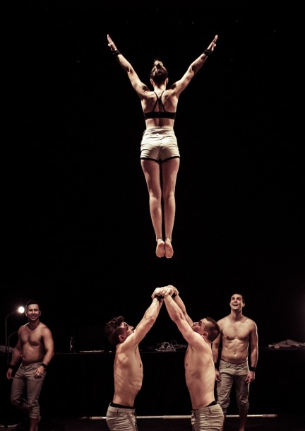 SIMPLE SPACE : Cirque - acrobatie au théâtre Am Stram Gram - Culture and shows
