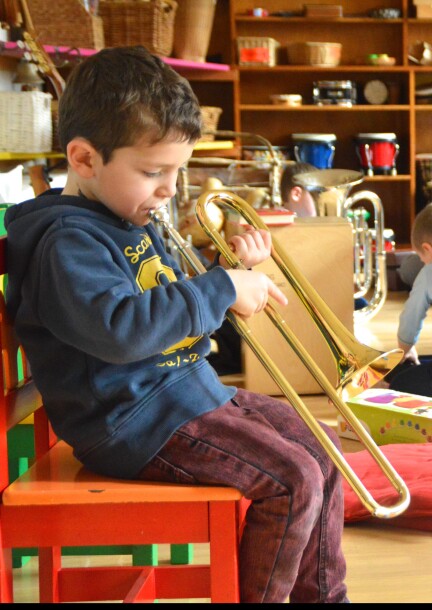 Eveil musical 4-6 ans - Famiglia - Sous-sol de l'école de la Tambourine