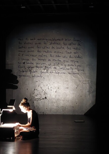 Sébastien Grosset - Le bout du rouleau - Theater und Bühnenkunst - Arsenic - Centre d'art scénique contemporain