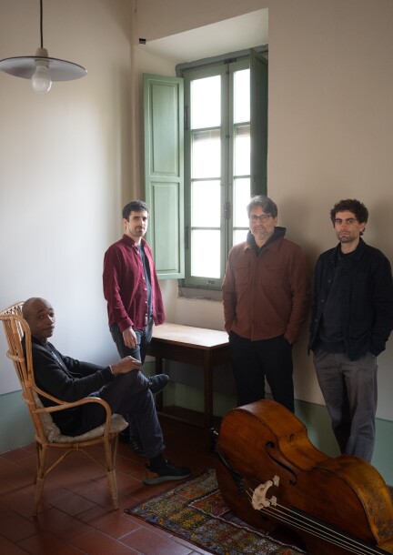 Noé Tavelli Double Drums Quartet; PAYEZ UNE ENTREE, VENEZ À DEUX - Concerts - AMR