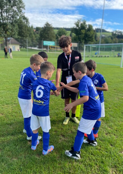 Einsatz von Jungtrainer:innen - Sport - Online - Virtual