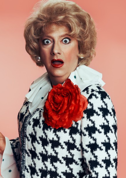 Marie-Thérèse fête les 175 ans de Plan-les-Ouates (pas les siens) ! - Umorismo e commedia