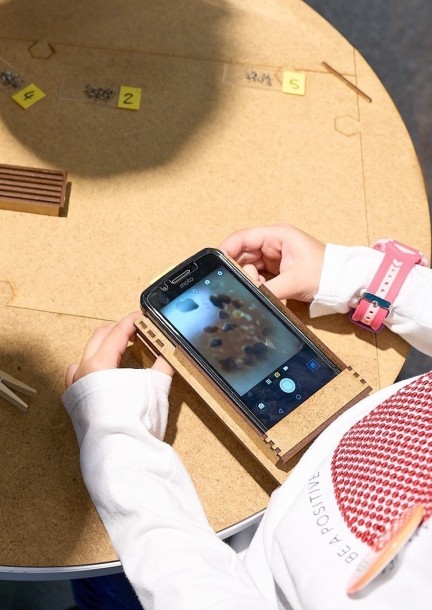 10-12 ans - Voyage au cœur de l’infiniment petit - Ateliers et stages - EPFL Rolex Learning Center - Espace Vallotton