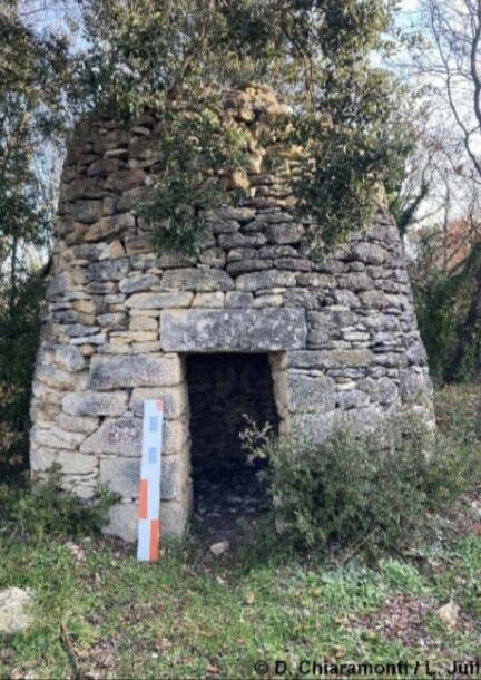 Balade dans le paysage rural historique en pierre sèche de Souvignargues - Camminate e visite - Parking de la mairie de Souvignargues