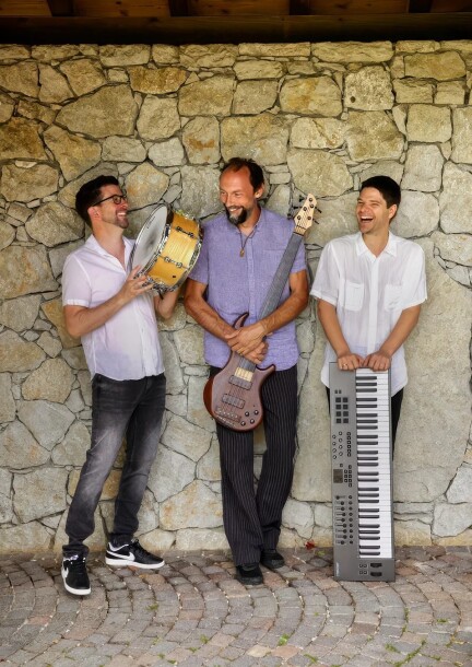 IntimJazz Trio - Concerts - L'Esprit Frappeur