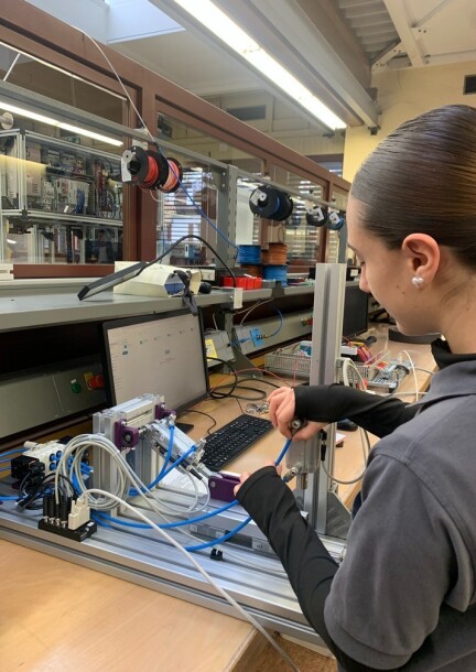 Industrial mechatronics workshop at CFPT – With Elargis tes Horizons - Workshops and courses - Online - Virtual