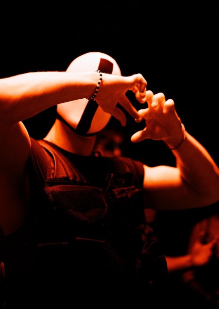 The Warehouse @Gessnerallee mit Holy Priest & his Crew - Concerts