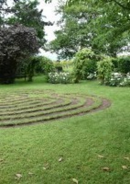 Labyrinthe — Susurre-moi à l’oreille l’invisible, l’imperceptible - Svaghi