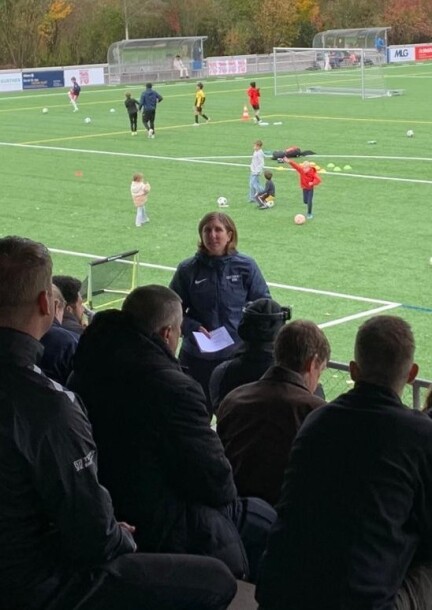 Trainingsbesuch E11/FF-12 FC Thun - Sport - Sportanlage Sandreutenen, Münsingen