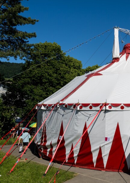 Imperceptible - Theater und Bühnenkunst - Chapiteau LeZartiCirque