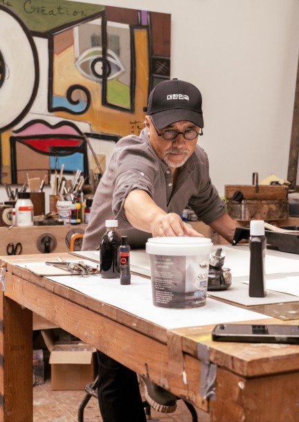 Preorder VanLuc's Book 2026 - Culture and shows