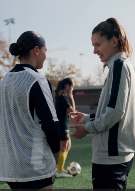 Video- und Trainingsanalyse bei den YB Frauen U20 – Carola Fasel - Sport - Stadion Neufeld, Bern